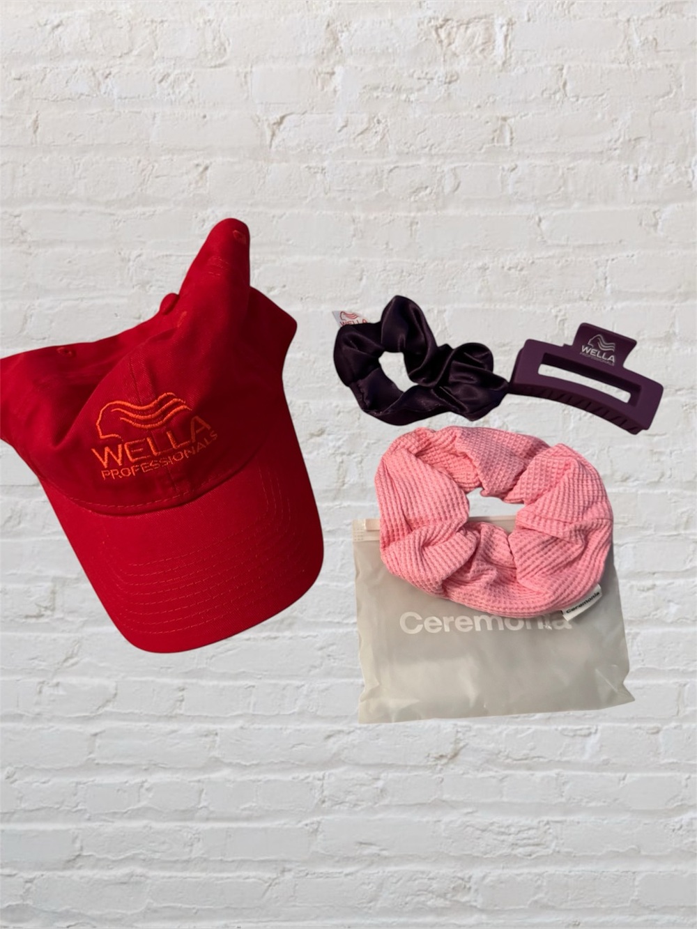 🆕 Bundle of Wella hat and Wella and Ceremonia hair accessories
